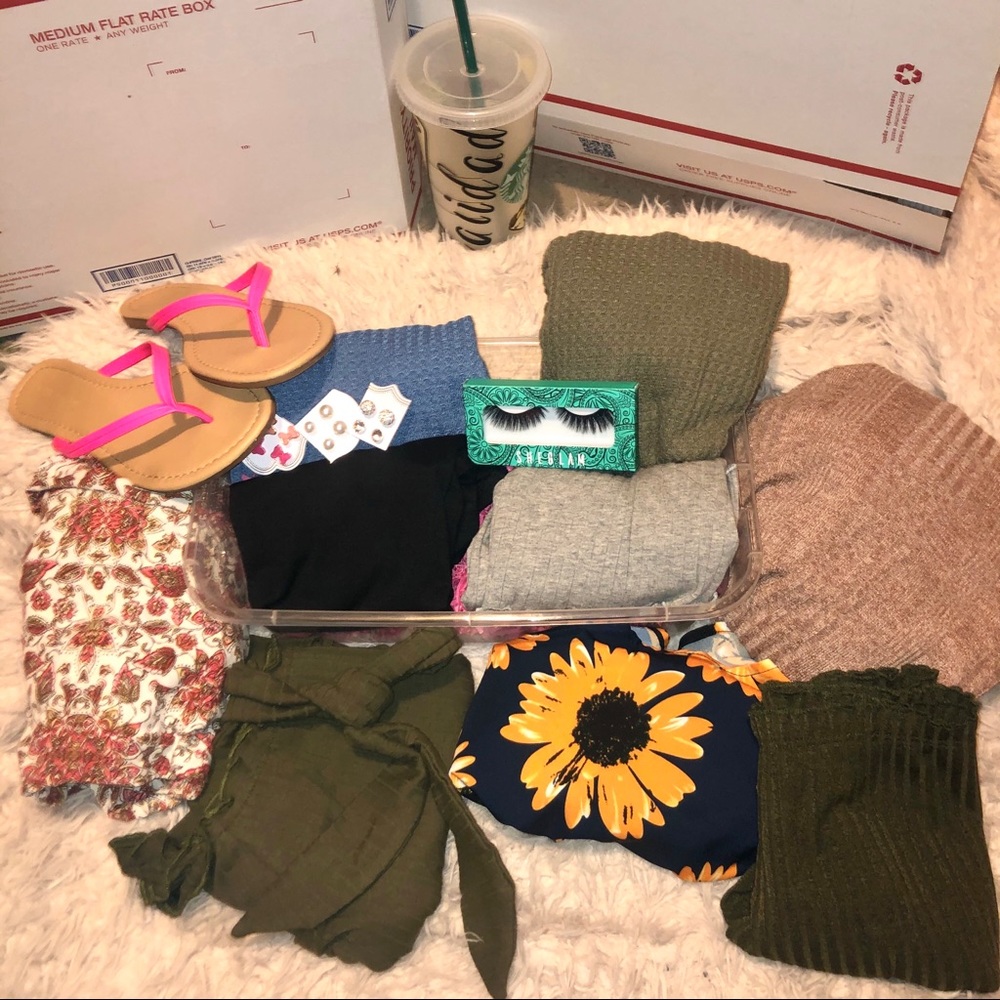 Amazing MYSTERY BOX!!! With cute clothing!